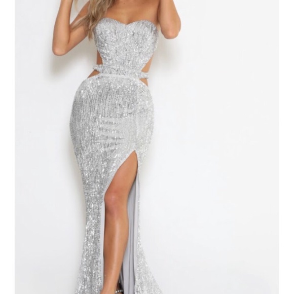 Prom dress, only worn once, great condition. - Picture 3 of 4